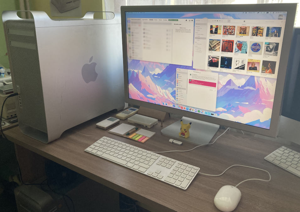 Picture of my Mac Pro setup, with a 30-inch Apple Cinema Display, Apple A1243 keyboard, Mighty Mouse